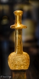 Espada con empuñadura de oro